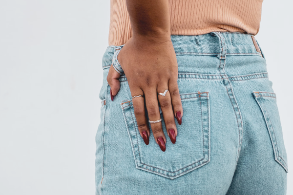 Hip Arthritis Vs. Hip Bursitis: The Differences and Exploring SoftWave Therapy